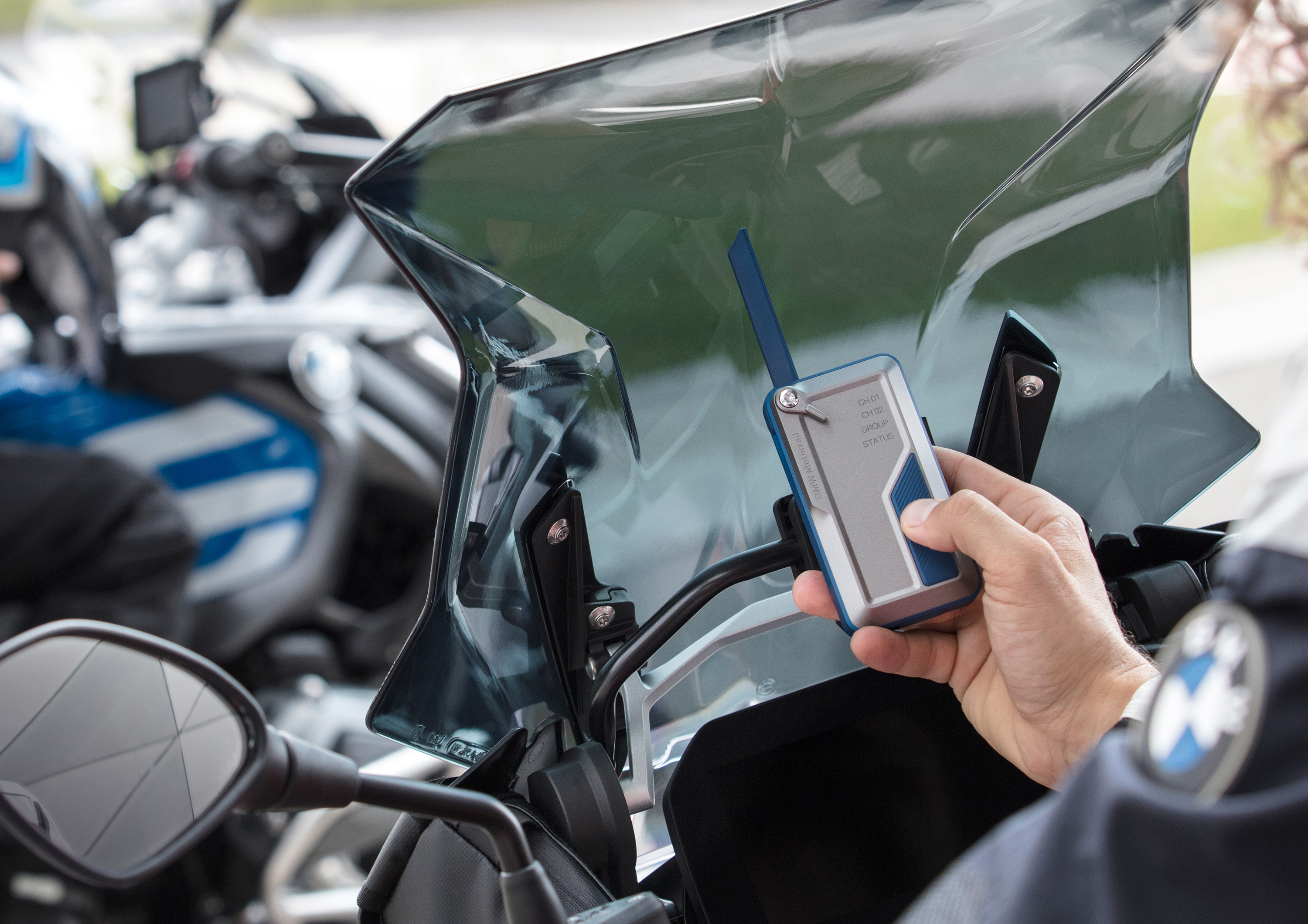 BMW Motorrad - BIKE-TO-BIKE COMMUNICATION MODULE