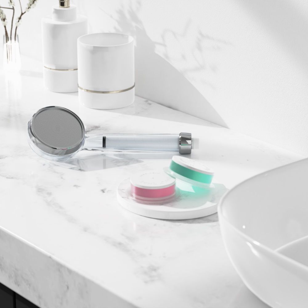 Multi-Filtered shower head (Water-saving design)