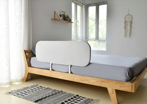 Portable children bed guardrail