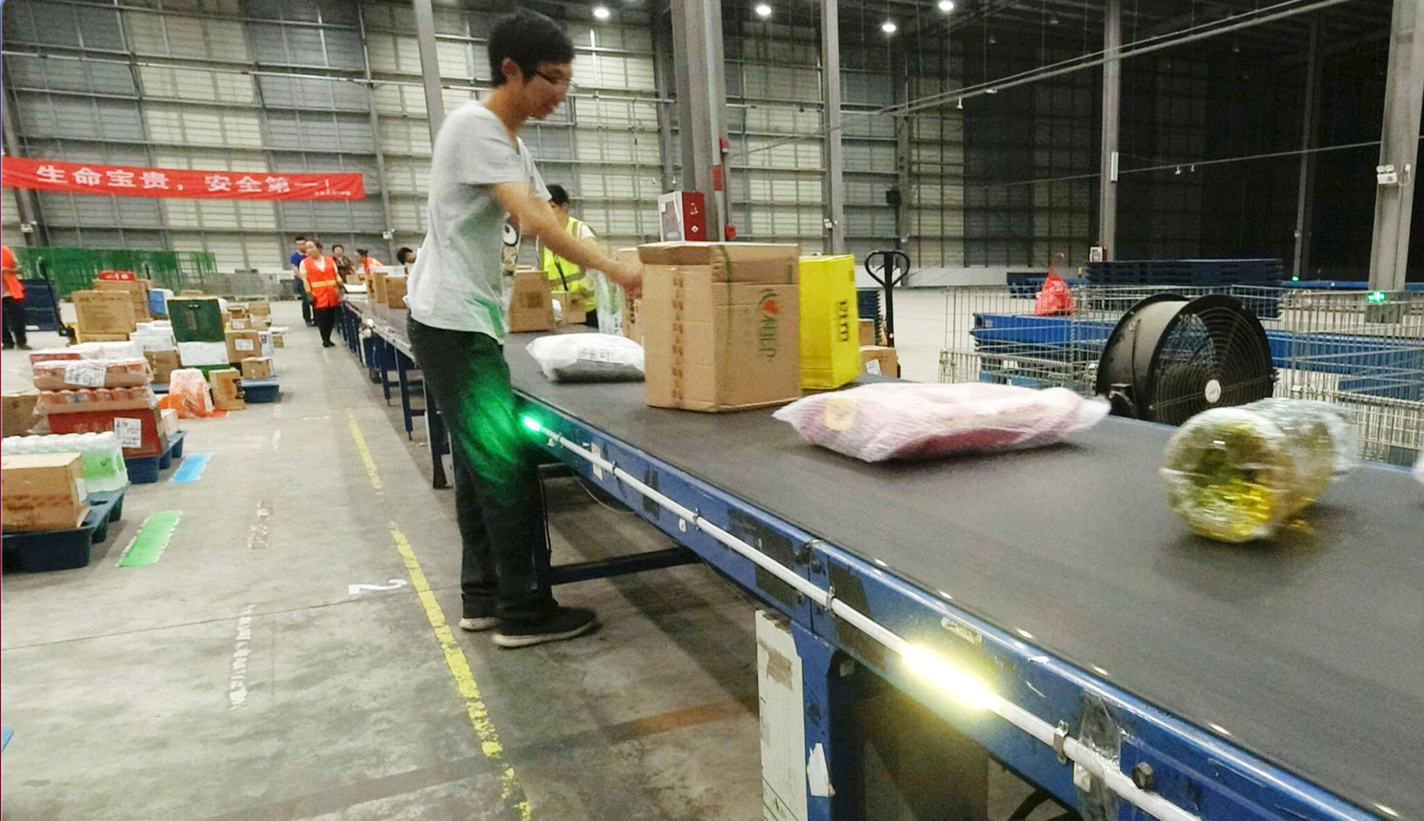 Cainiao Intelligent light-sortation system