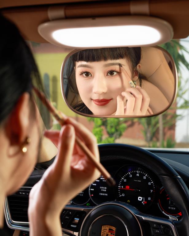 Uait Smart Automotive Vanity Mirror